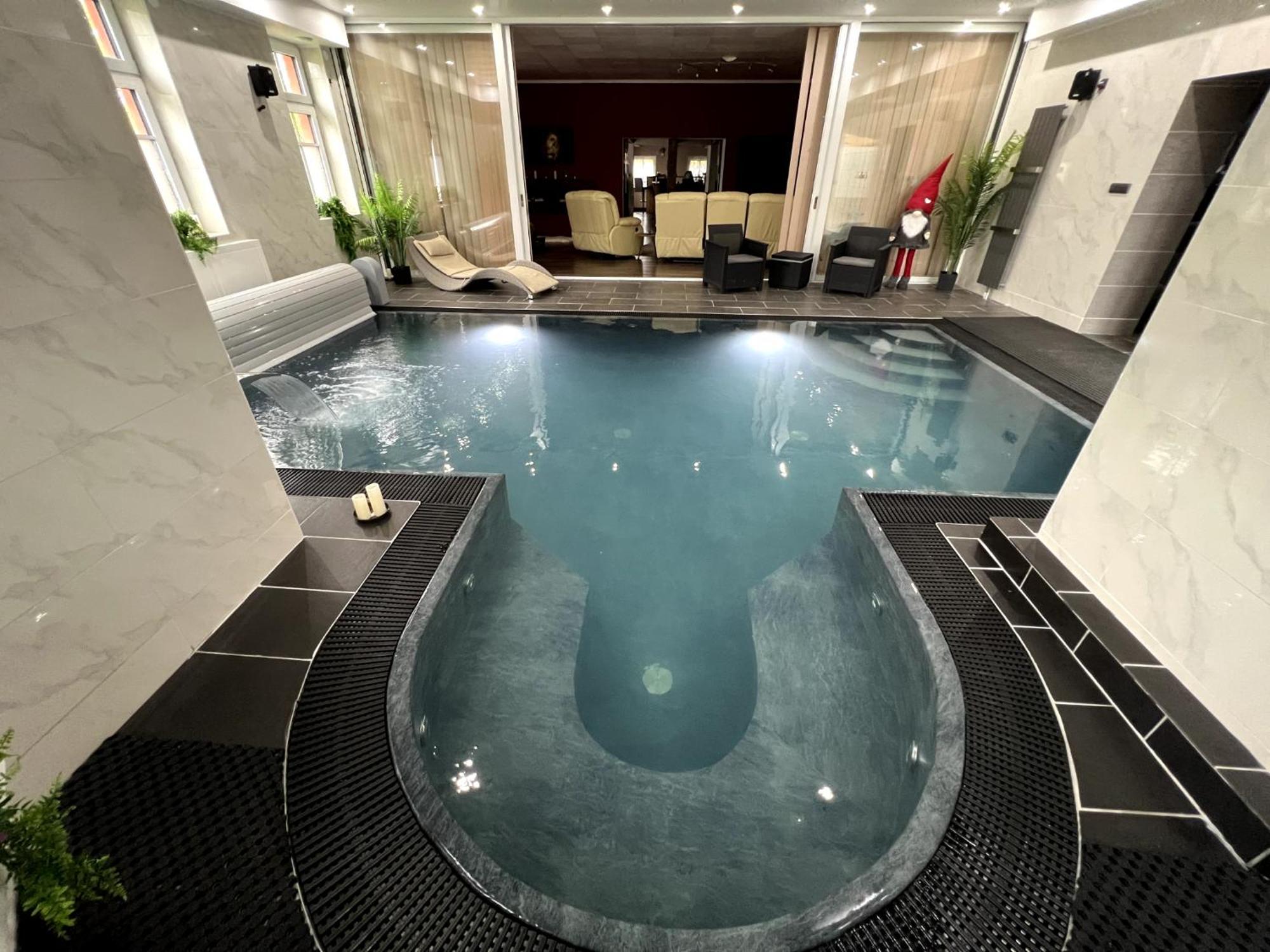 Haus Mit Pool Grossschonau Bagian luar foto